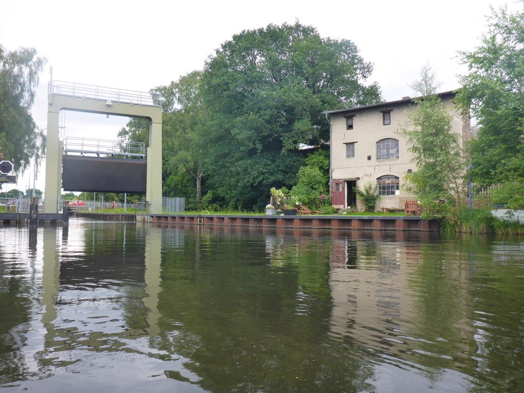 Regenpilz GELA DDR in Parchim - Landkreis - Parchim