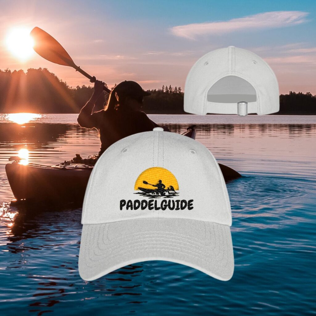Schwarze PaddelGuide Base Cap mit Paddler-Grafik und Schriftzug